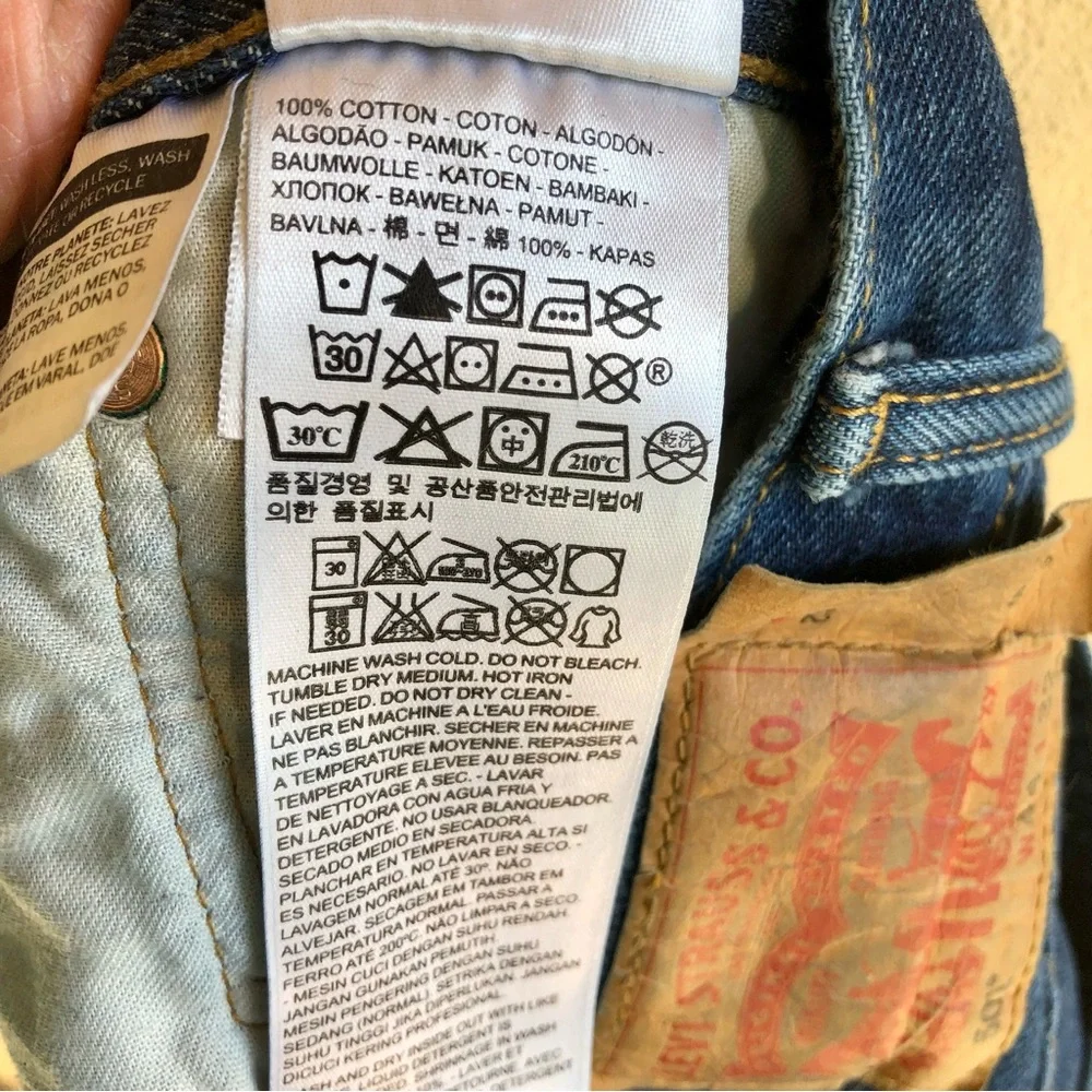 Levi's 501 Button Closure Straight Leg Work Jeans. 100% Cotton. Size W44x L30